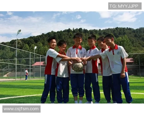 足球明星的儿子如何在绿茵场上追逐父亲的辉煌梦想与人生旅程